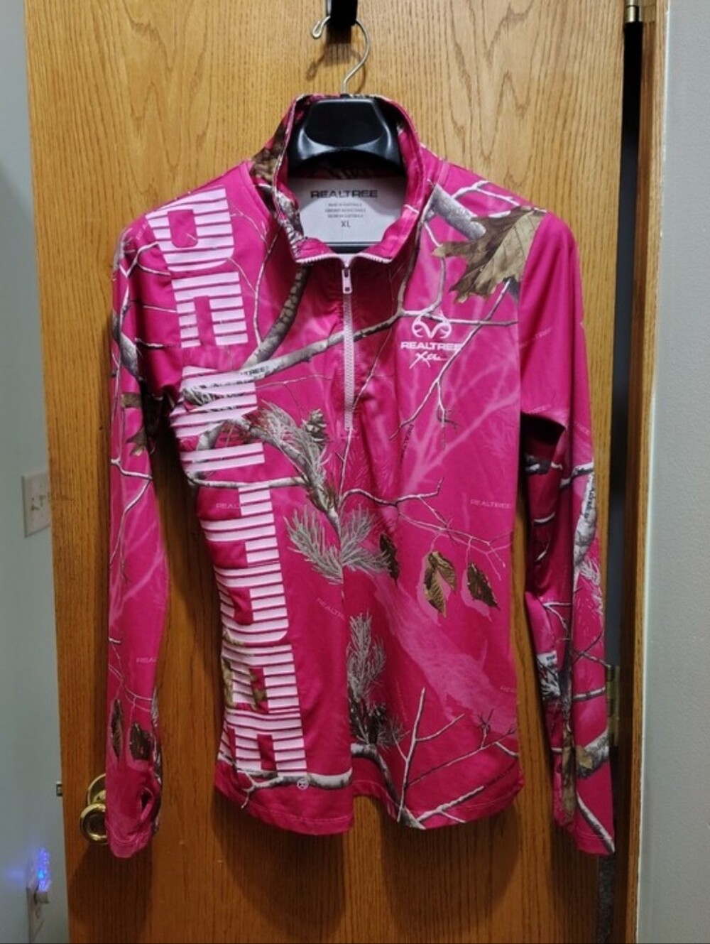Realtree Xtra Size XL Pink Camo Long Sleeve 1/4 Zip Pullover